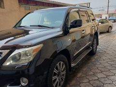 Photo of the vehicle Lexus LX