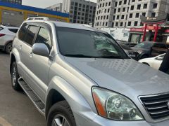 Photo of the vehicle Lexus GX