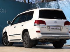 Photo of the vehicle Lexus LX