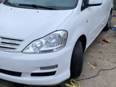 Фото авто Toyota Avensis Verso