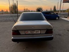 Сүрөт унаа Mercedes-Benz W124