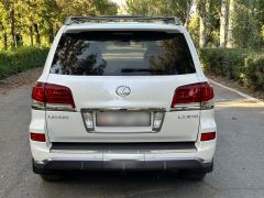 Photo of the vehicle Lexus LX