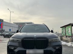 Photo of the vehicle BMW X7