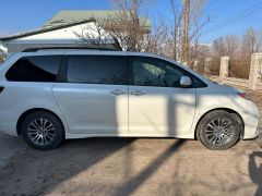 Фото авто Toyota Sienna