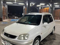 Сүрөт унаа Toyota Raum