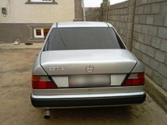 Photo of the vehicle Mercedes-Benz W124