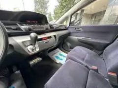 Сүрөт унаа Honda FR-V