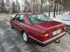 Photo of the vehicle Mercedes-Benz W124