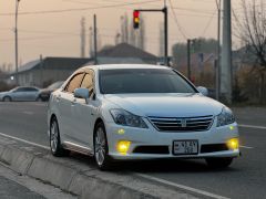 Сүрөт унаа Toyota Crown