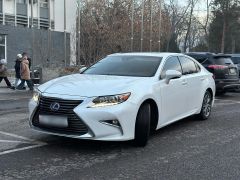 Photo of the vehicle Lexus ES