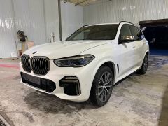 Photo of the vehicle BMW X5