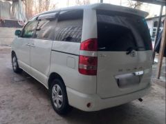 Photo of the vehicle Toyota Noah