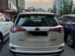 Сүрөт унаа Toyota RAV4