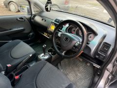 Photo of the vehicle Honda Fit