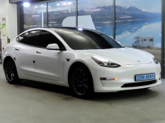 Фото авто Tesla Model 3