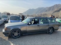 Сүрөт унаа Mercedes-Benz W124