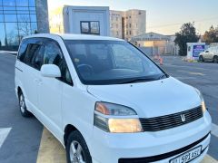 Сүрөт унаа Toyota Voxy