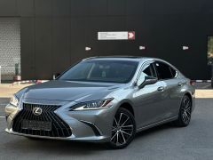 Photo of the vehicle Lexus ES