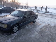 Сүрөт унаа Mercedes-Benz W124