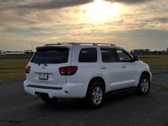 Сүрөт унаа Toyota Sequoia