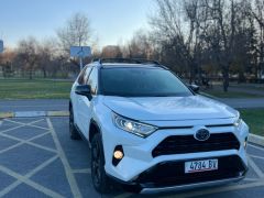 Сүрөт унаа Toyota RAV4