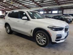 Photo of the vehicle BMW X5