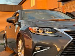 Photo of the vehicle Lexus ES