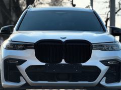 Photo of the vehicle BMW X7