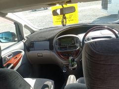 Photo of the vehicle Toyota Estima