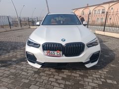 Photo of the vehicle BMW X5