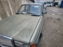 Сүрөт унаа Mercedes-Benz W123