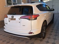 Сүрөт унаа Toyota RAV4