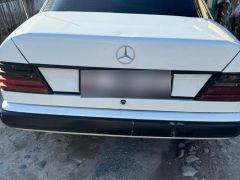 Сүрөт унаа Mercedes-Benz W124