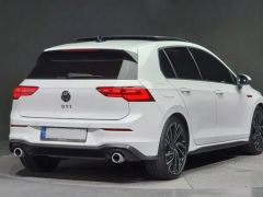 Фото авто Volkswagen Golf GTI