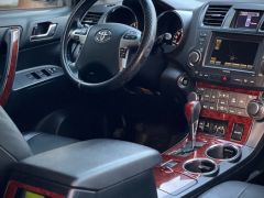 Сүрөт унаа Toyota Highlander