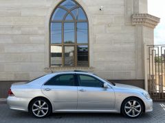 Photo of the vehicle Toyota Crown