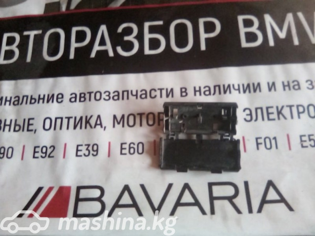 Spare Parts and Consumables - Кронштейн разъема, E53, 61138372280