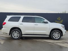 Сүрөт унаа Toyota Sequoia