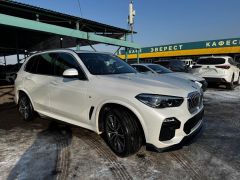 Photo of the vehicle BMW X5