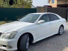 Photo of the vehicle Toyota Crown