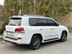 Photo of the vehicle Lexus LX