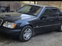 Сүрөт унаа Mercedes-Benz W124