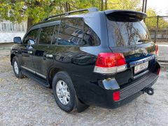 Photo of the vehicle Toyota Land Cruiser