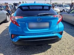 Фото авто Toyota C-HR