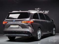 Фото авто Toyota Sienna