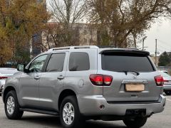 Фото авто Toyota Sequoia