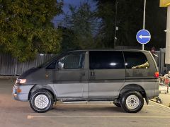 Сүрөт унаа Mitsubishi Delica