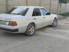 Сүрөт унаа Mercedes-Benz W124