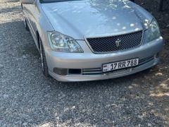 Photo of the vehicle Toyota Crown