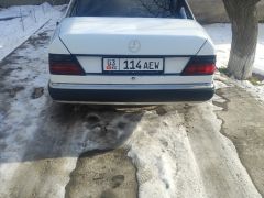 Сүрөт унаа Mercedes-Benz W124